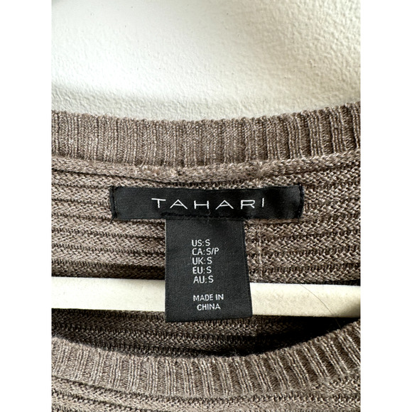 Tahari Merino Wool Blend Quiet Luxury Designer Old Money Minimalist Sweater S - Picture 2 of 5
